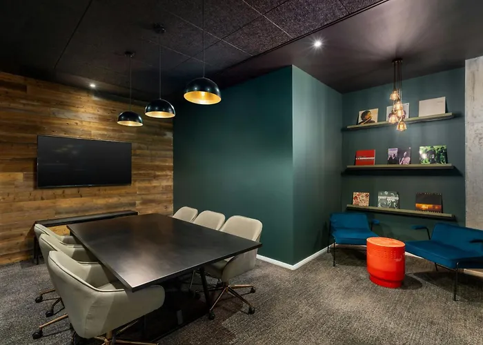 Moxy Belfast City